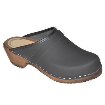 Sabots cuir noir mat semelle foncée